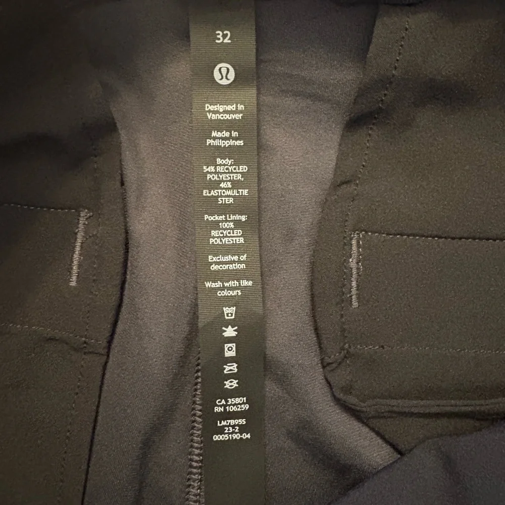 lululemon athletica sleek dark